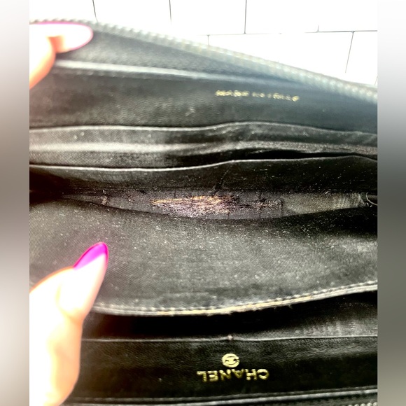 Authentic Vintage Chanel Caviar Leather Big CC Zip Monogram Wallet - Picture 7 of 8